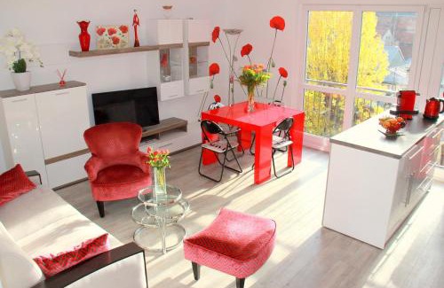 Quartier Saint-Ambroise Apartment | Serene Getaway: Family-Friendly & Guest Rated 9.4/10