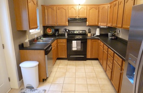 Soulard House | Ideal Stay in Walkable Area with Private Patio & Parking