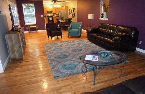 Soulard House | Ideal Stay in Walkable Area with Private Patio & Parking