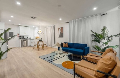 Alhambra House | Unforgettable Fun City Escape Near Downtown LA