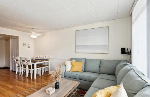 Midtown Ocean City Apartment | Cozy Beachside Retreat with Ocean View & Private Balcony