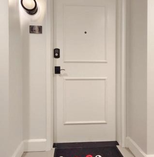 Downtown Jacksonville Apartment | Cozy 1 Br King Apartment - Pet Friendly near TIAA Bank Field