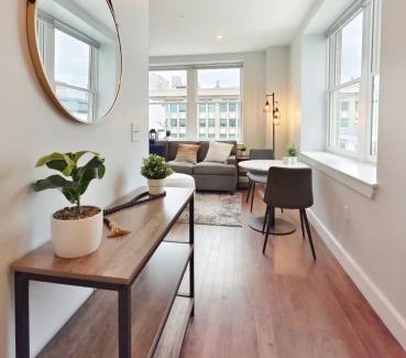 Downtown Jacksonville Apartment | Cozy Pet-Friendly Apts - Steps from TIAA Bank Field