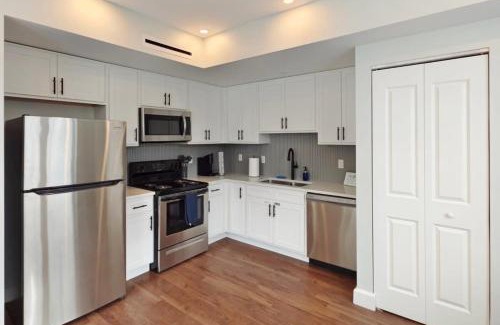 Downtown Jacksonville Apartment | Cozy Pet-Friendly Apts - Steps from TIAA Bank Field