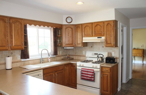 Palmyra House | Family-Friendly Retreat with Private Pool Near Hershey Attractions