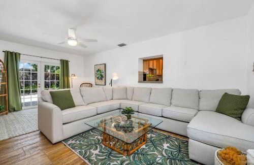 Lake Clarke Shores Villa | Exciting Family Getaway with Pool and Oceanfront Views