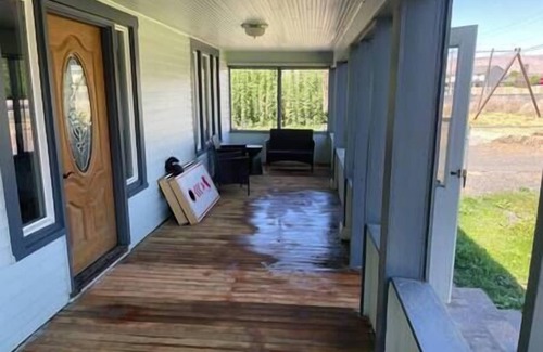 Buena House | Historic Farmhouse Retreat with Pet-Friendly Yard & Fire Pit
