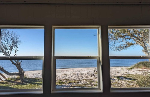 Alligator Point House | Idyllic Flamingo Beachfront Retreat with Breathtaking Views