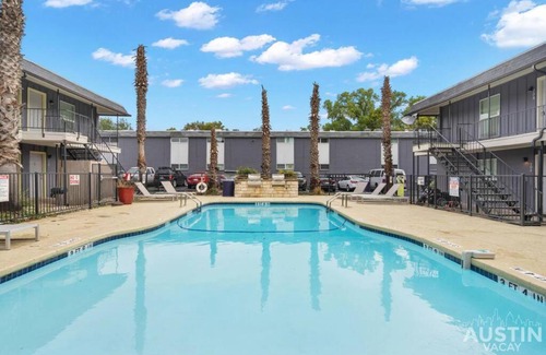Cherrywood Apartment | Family-Friendly Modern Apartment with Pool and Dog Park