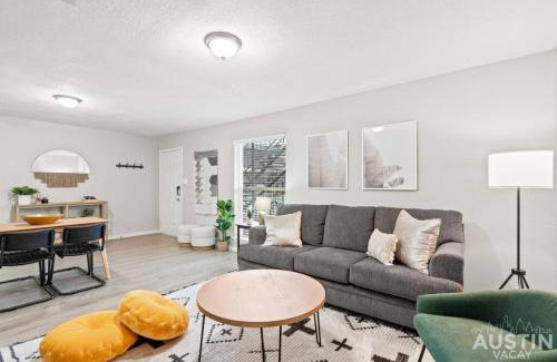 Cherrywood Apartment | Family-Friendly Modern Apartment with Pool and Dog Park