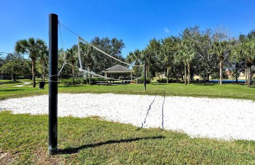 Windsor Hills House | Family-Friendly Mickey's Splash Pad Near Disney - 4 Stars