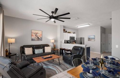 Windsor Hills House | Family-Friendly Mickey's Splash Pad Near Disney - 4 Stars