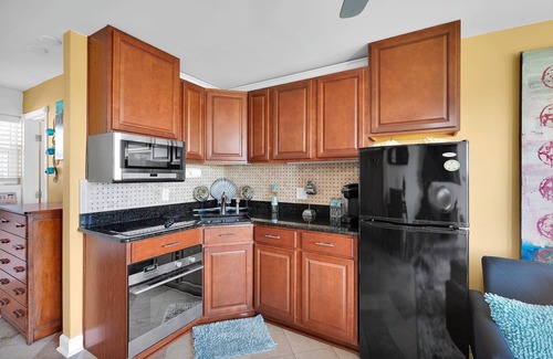Jacksonville Beach Apartment | Beachfront Bliss Near Mayo Clinic: Perfect for Family Fun