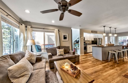 Zephyr Cove House | Ultimate Summer Getaway: Beachside Retreat with Hot Tub