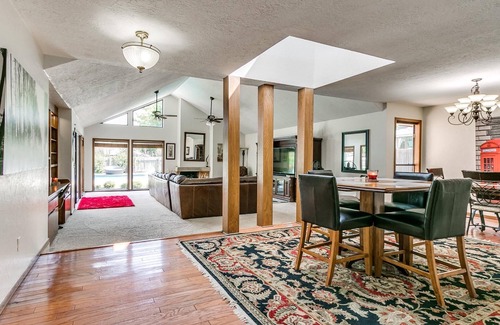 Norman House | Family-Friendly 4 Bed/4 Bath Oasis with Pool in Norman