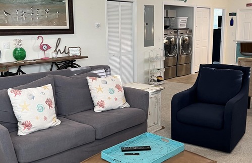 Tarpon Springs House | Prime Location: Walk to Docks & Minutes from the Beach