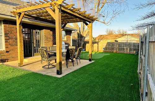 Edmond House | Experience Fun and Luxury with Unmatched Amenities