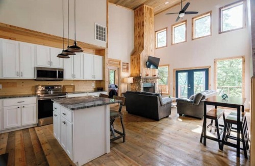 Ellijay Cabin | Riverfront Retreat: Modern Home by Orchards & Wineries
