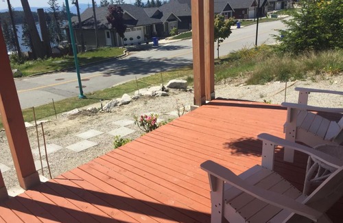 Sechelt House | Family-Friendly Fun Place by Two Seas with Ocean Views