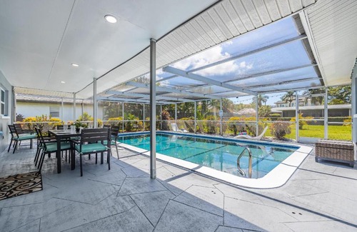 Yacht Club House | Inviting Villa Sea Crest Cottage with Pool & Ocean Views