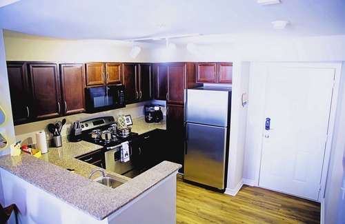 Dallas Apartment | Fun Roomy King bed + loft, Pool, DFW perfect location!