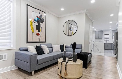 Camden House | Stylish Hotel with Pool, Darts & Perfect 10/10 Rating