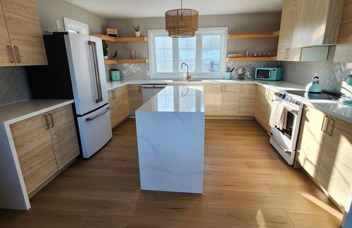Alcona House | Fun & sun waterfront with sauna, hot tub and slide