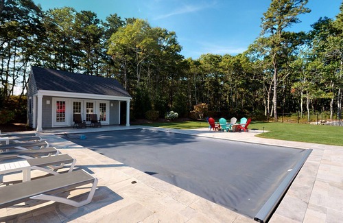 Yarmouth Port House | Unforgettable Vacation at the Cape: Oceanfront Oasis Awaits