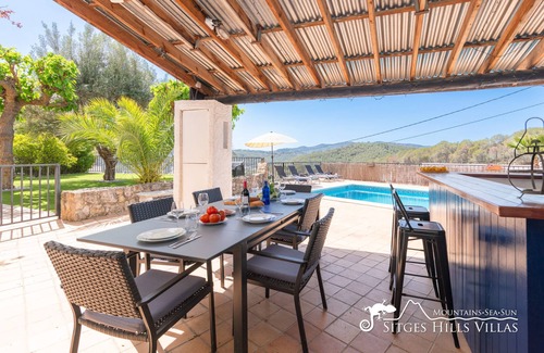 Olivella Villa | Inviting Villa Margarita with Pool & Spa in Sitges