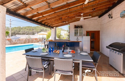 Olivella Villa | Inviting Villa Margarita with Pool & Spa in Sitges