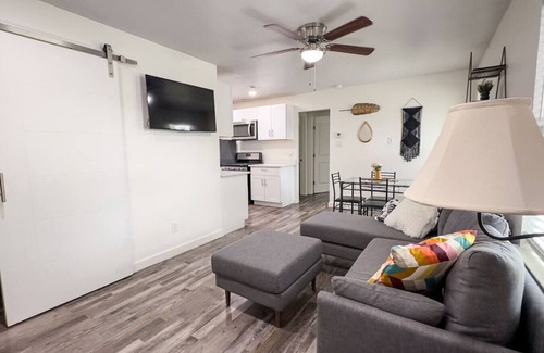Kessler Apartment | Convenient Stay Near Bishop Arts, Med Center & Zoo