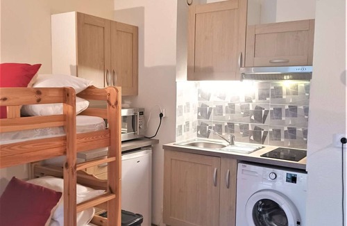 Bareges Apartment | Cozy Studio Barèges for 4 with Spa and Kitchen Amenities