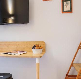 Isola Apartment | Cozy Studio in Milano's Isola District - Child Friendly Stay