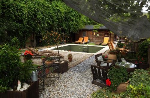 Quentar Bed & Breakfast | Relax at Fundalucia: Oceanfront Bliss with Pool Access
