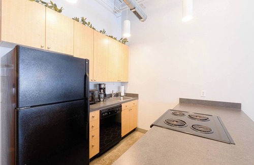 Short North Condo | Prime Location in Columbus's Short North: Rated 9.8/10