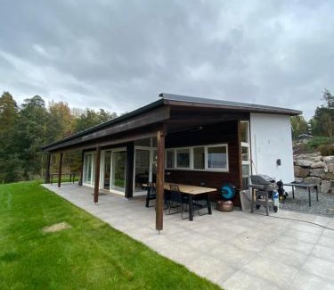 Frogn House | Trendy Cabin with Panoramic Oslofjord Views & Private Beach