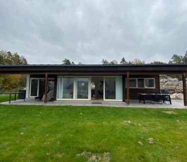 Frogn House | Trendy Cabin with Panoramic Oslofjord Views & Private Beach