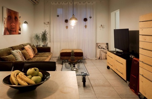 Sofia City Center Apartment | Stylish Funky Flat in Sofia with Kitchen Amenities