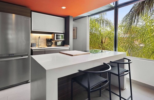 Ocean Park Apartment | Funky-Mingo | Trendy 1 BR w/ parking in Ocean Park