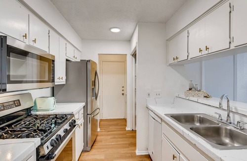 McKinney House | Vibrant South Austin Gem - Perfect for Families & Close to Fun