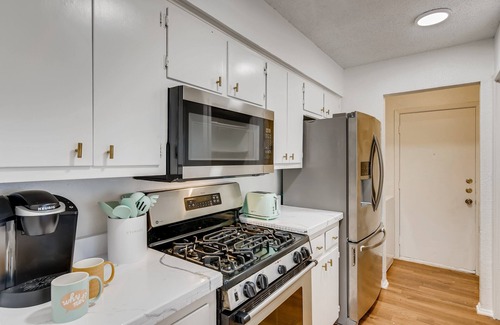 McKinney House | Vibrant South Austin Gem - Perfect for Families & Close to Fun