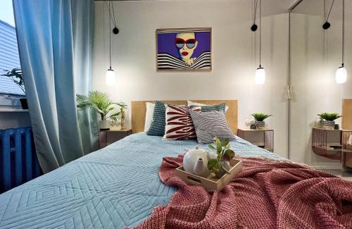 Srodmiescie Apartment | Trendy Getaway at Funky Vibes Apart - 10/10 Guest Rated