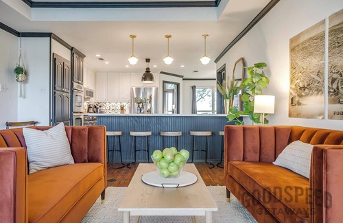 Fort Worth House | Funkytown Farmhouse: Family Retreat with Pool & Spa