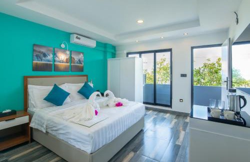 Himmafushi House | Beachfront Funplace with Ocean Views & Hot Tub Amenities