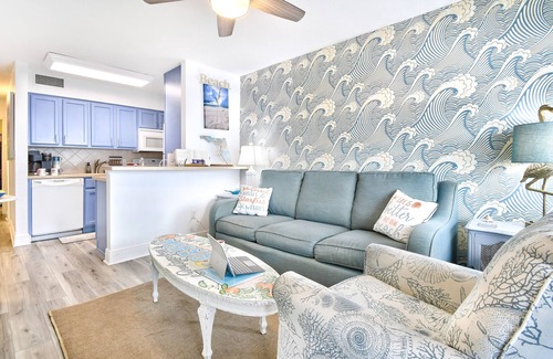 St. Pete Beach Apartment | Oceanfront Funshine Sunset Beach with Heated Pool & Views