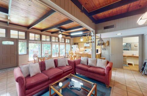 McQueeney House | Family-Friendly Funshine: Enjoy a Memorable Getaway