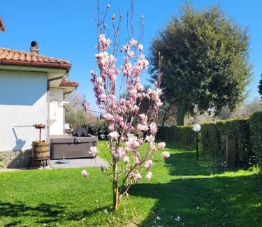 Vitorchiano Apartment | Discover Fuori dal Borgo: Family-Friendly with Hot Tub