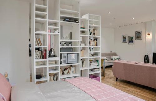 Como Apartment | Inviting Fuori Le Mura: Balcony, A/C & Child-Friendly Stay