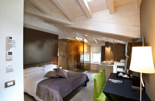 Bergamo House | Discover Fuori Porta House: Top-Rated with Spa & Dining