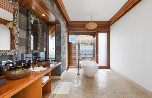 Furaveri Hotel | Experience Furaveri Maldives: 5-Star Retreat with Ocean Views